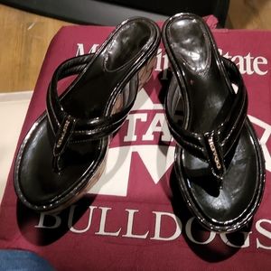 Coach Nella platform